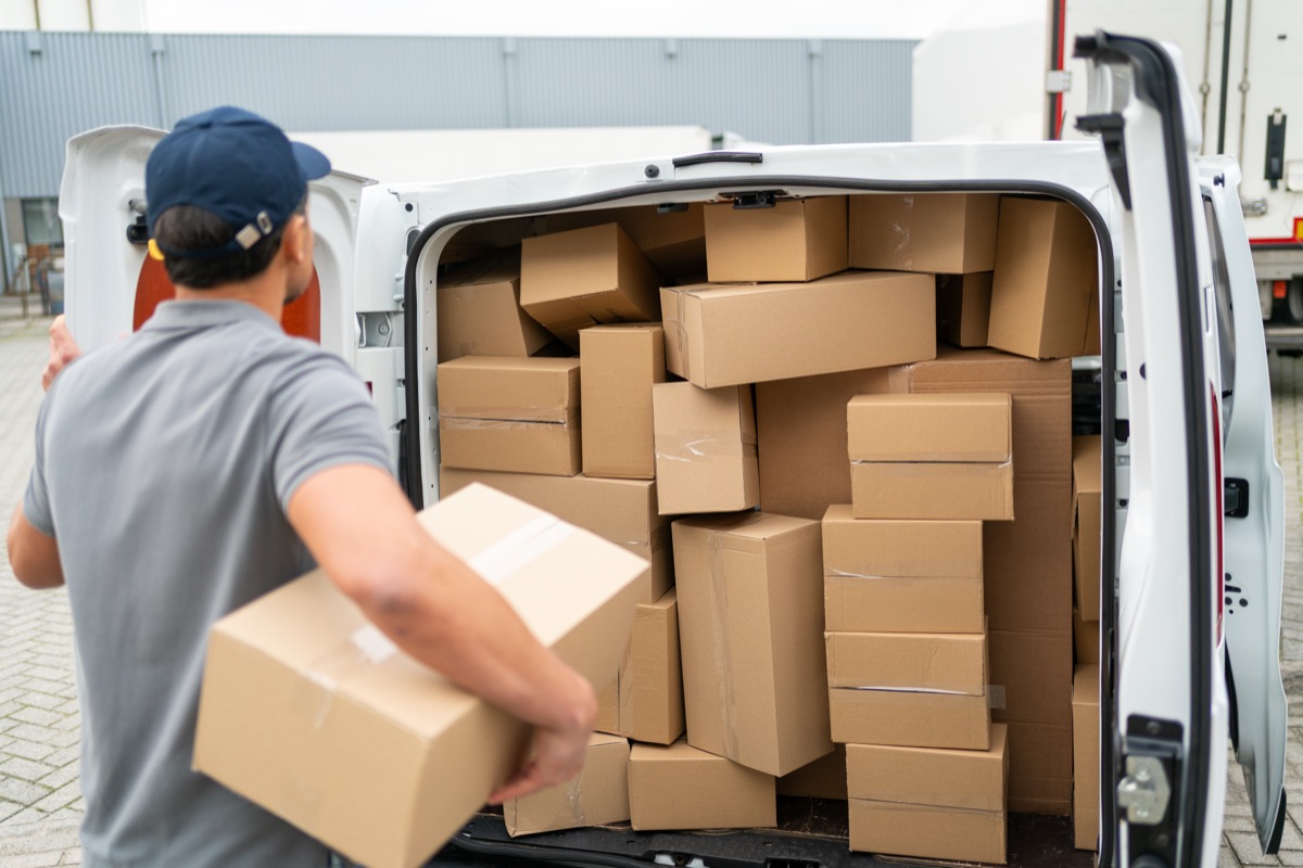 Bedrijfswagen inladen bij DutchVans