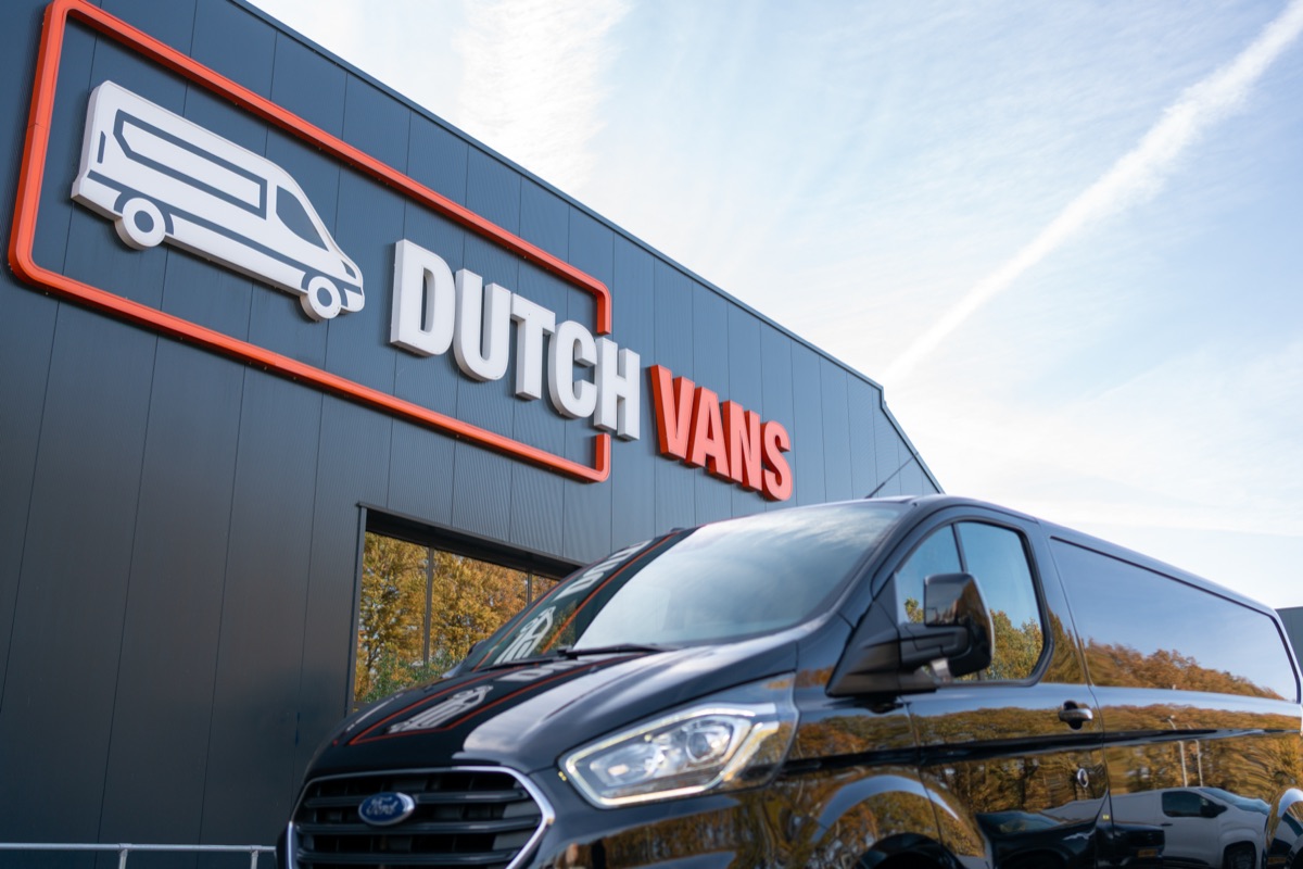 DutchVans bedrijfspand met bestelbus